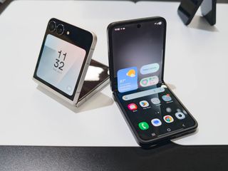 thumbnail - Galaxy Z Flip 7